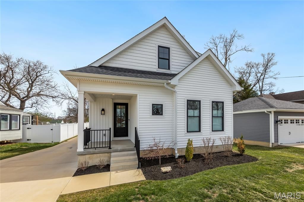 Photo of 516 Arminda Avenue, Kirkwood, MO 63122 (MLS # 26013606)