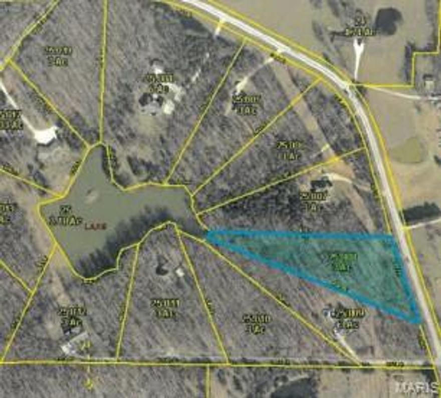 Unincorporated Warren County, Warrenton School District
Mark's Crossing HOA with lake access
Utilities Available: Public water, electric, and fiber optic internet
Building Requirements: Minimum 1,800 sq ft for a one-story home
Bring your own plans and builder
No trailers, double-wides, or modular homes (see MLS documents for full indentures and restrictions)
Peaceful country setting just minutes from shopping, dining, and I-70 access
Bonus Opportunity: Two additional parcels MLS# 25069553 in the same Mark's Crossing subdivision are also available—offering even more possibilities for development, investment, or creating your own private retreat. Builders make your mark in exclusive Marks Crossing Subdivision
This is your opportunity to build your dream home in a quiet, scenic location with the freedom to choose your own builder. Don’t miss out—schedule your visit today!
Also known as: Mark's Crossing Lot 8