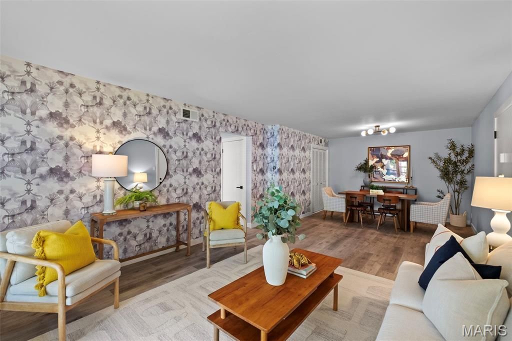 Photo of 621 Broadmoor Drive #A, Chesterfield, MO 63017 (MLS # 25064632)