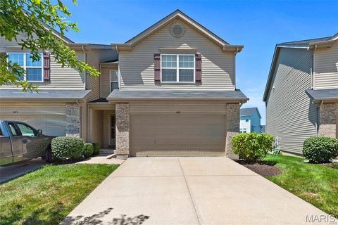 Photo of 627 Country Heights Drive, Lake Saint Louis, MO 63367 (MLS # 26030711)