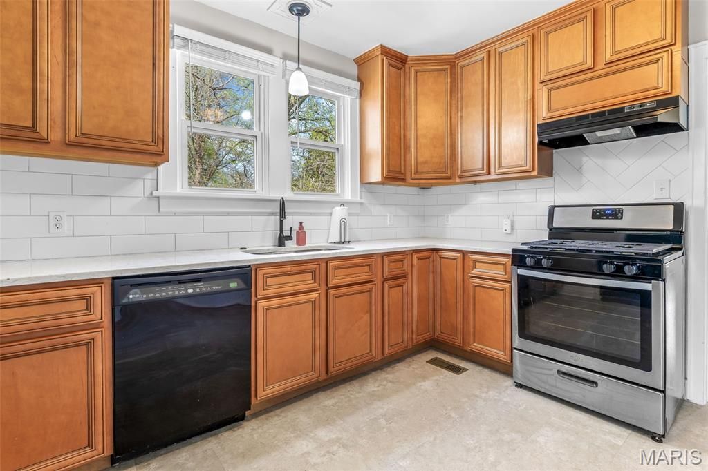 Photo of 501 Taylor Avenue, Farmington, MO 63640 (MLS # 26019256)