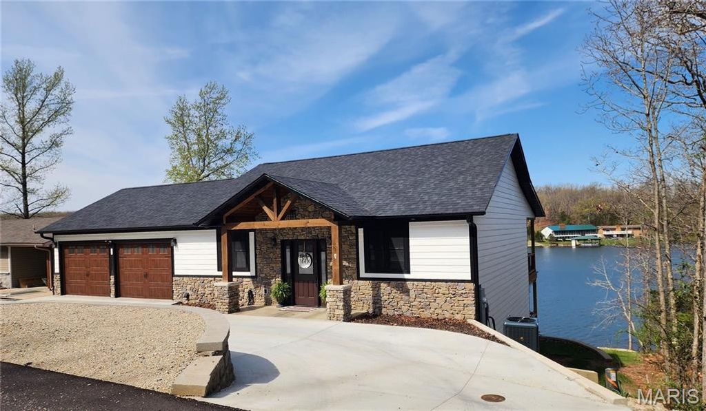 Photo of 213 Rue Marseilles, Bonne Terre, MO 63628 (MLS # 26021003)