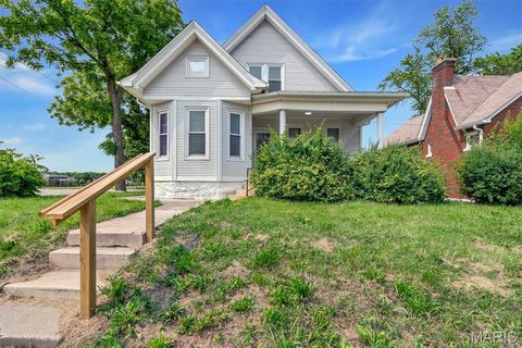 912 College Avenue Alton IL 62002