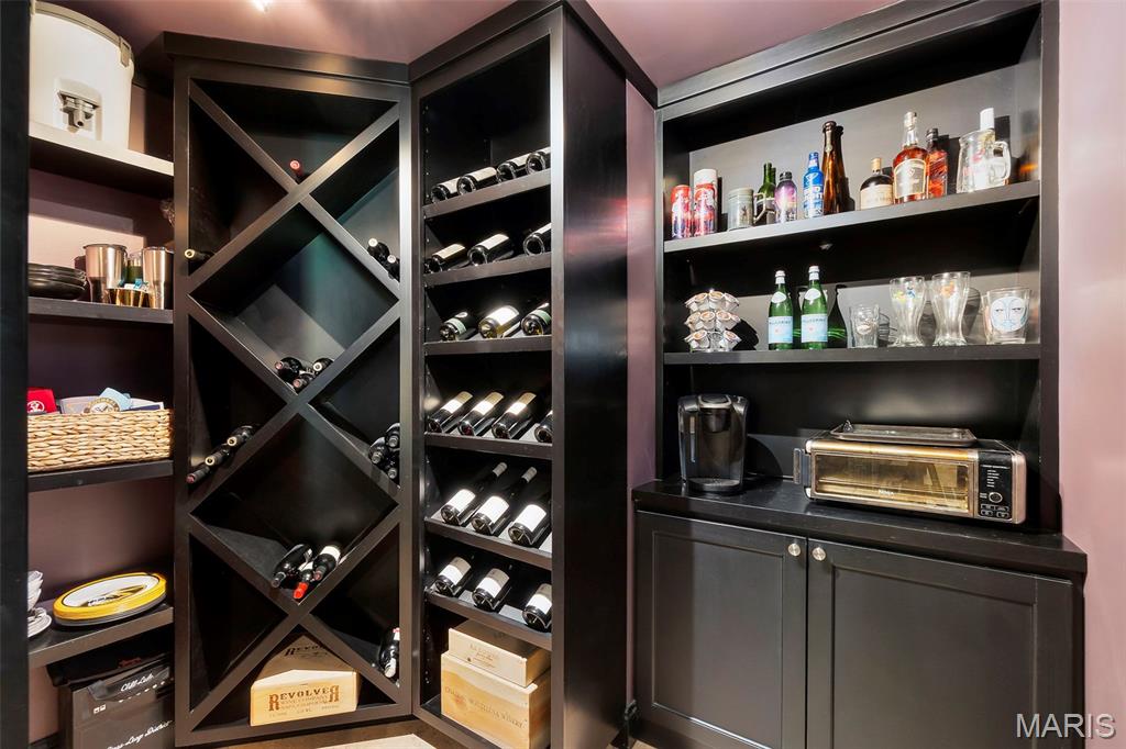 Summit Estate - Residential