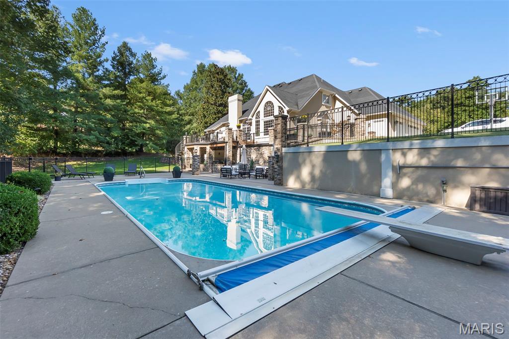 Summit Estate - Residential