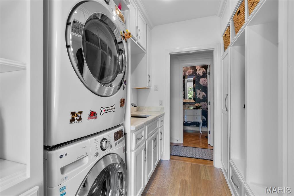 Summit Estate - Residential