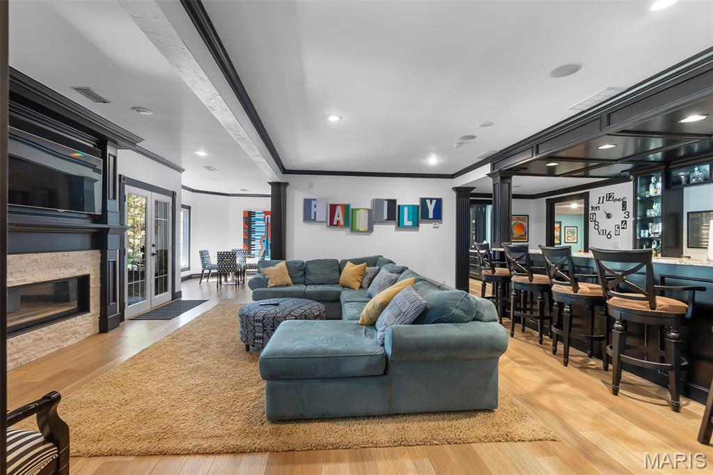 Summit Estate - Residential