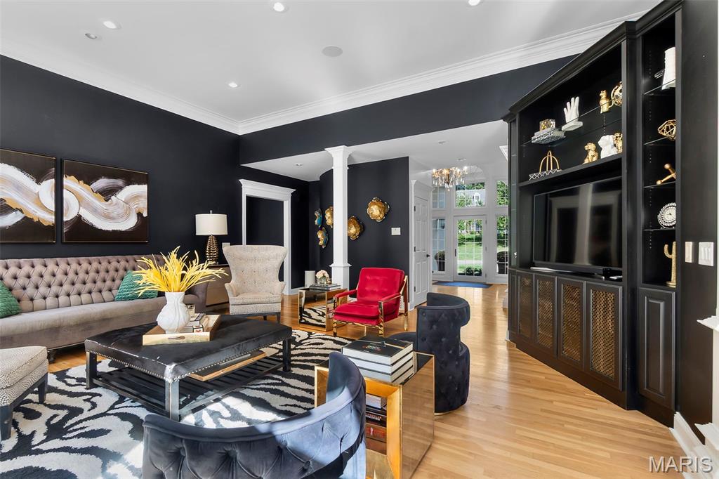 Summit Estate - Residential