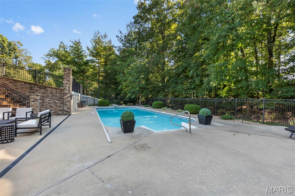 Summit Estate - Residential