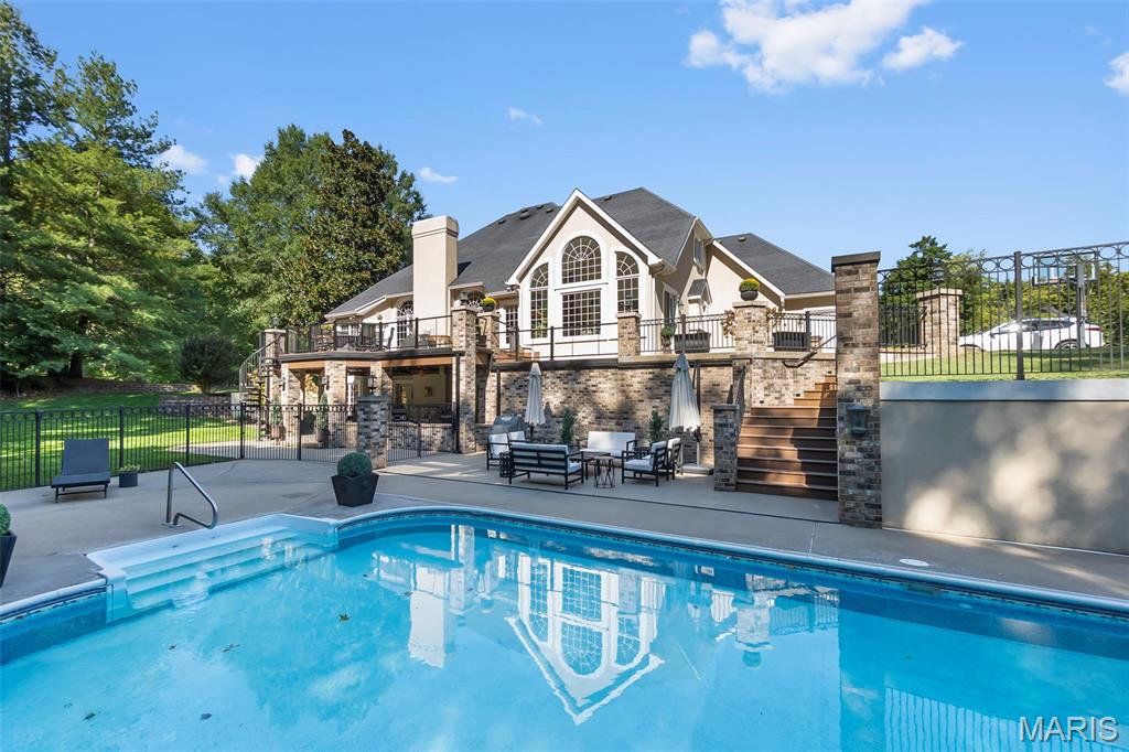 Summit Estate - Residential