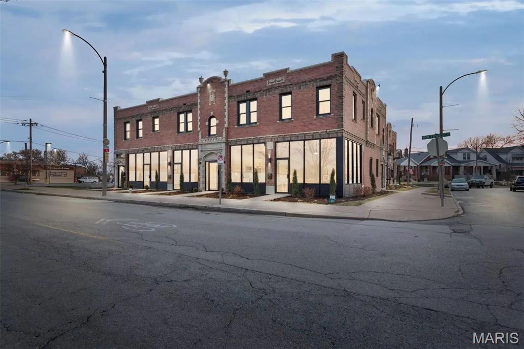 6008 Southwest Avenue