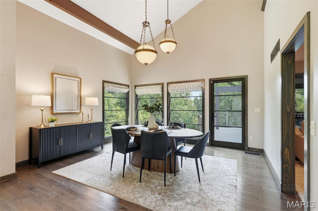 1212 Walnut Hill Farm Drive