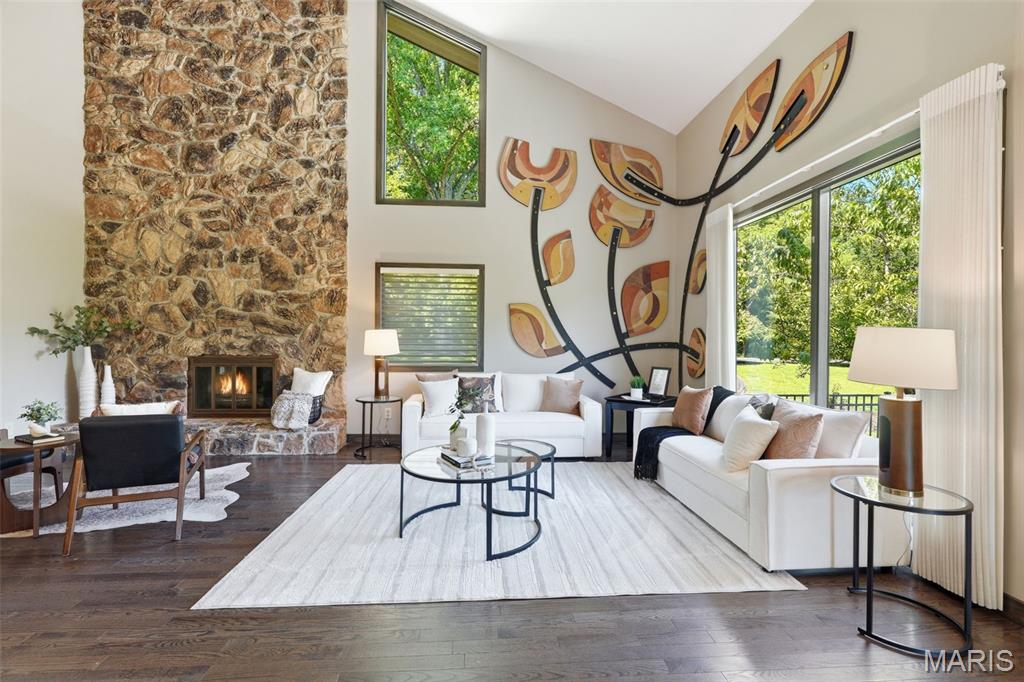 1212 Walnut Hill Farm Drive