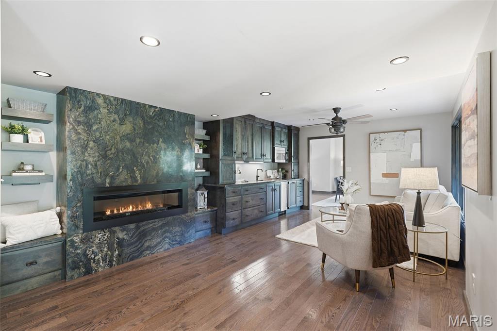 1212 Walnut Hill Farm Drive