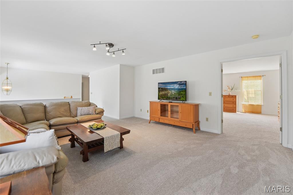 Spring Hill Bluffs - Residential