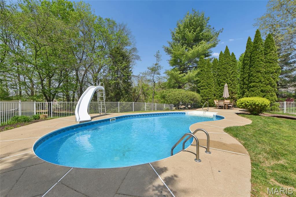 Spring Hill Bluffs - Residential