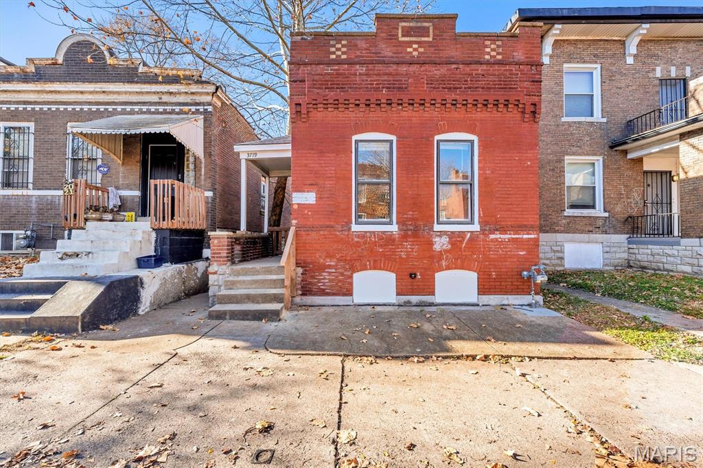 Photo 1 of 16 — 3719 Minnesota Avenue, St Louis, MO 63118
