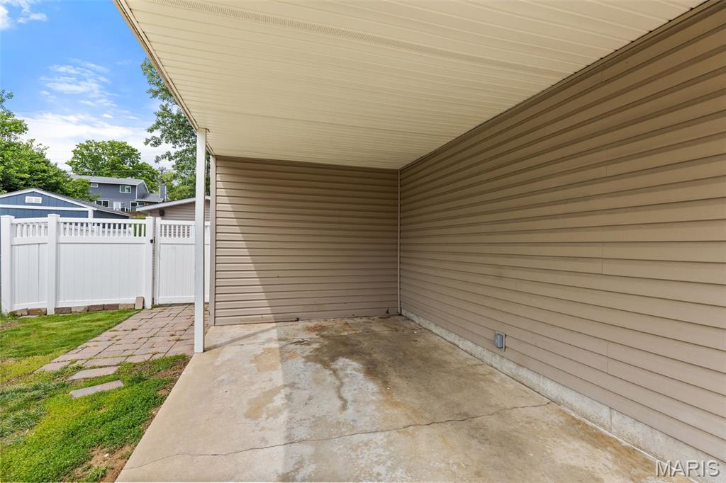 669 Green Hedge Drive