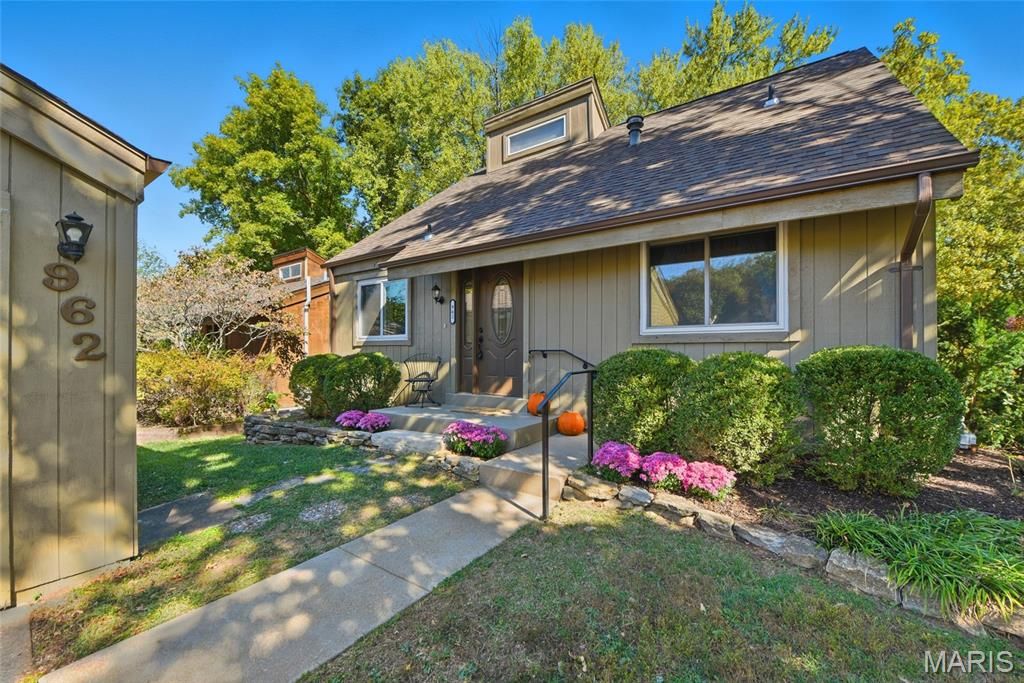 Photo of 962 Barcroft Woods Court, Manchester, MO 63021 (MLS # 25067825)