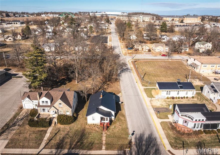 This three-bedroom home is ideally located between the campus and hospital, making daily commuting and access to amenities especially convenient.