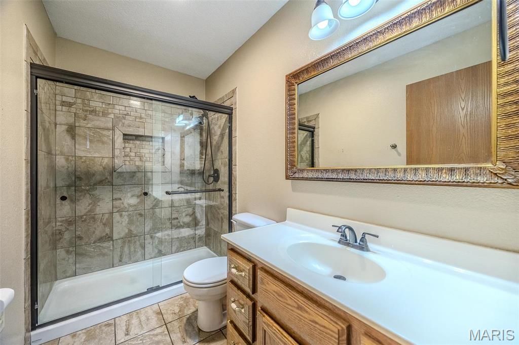 Photo of 1129 Lacy Drive, Lebanon, MO 65536 (MLS # 26020627)