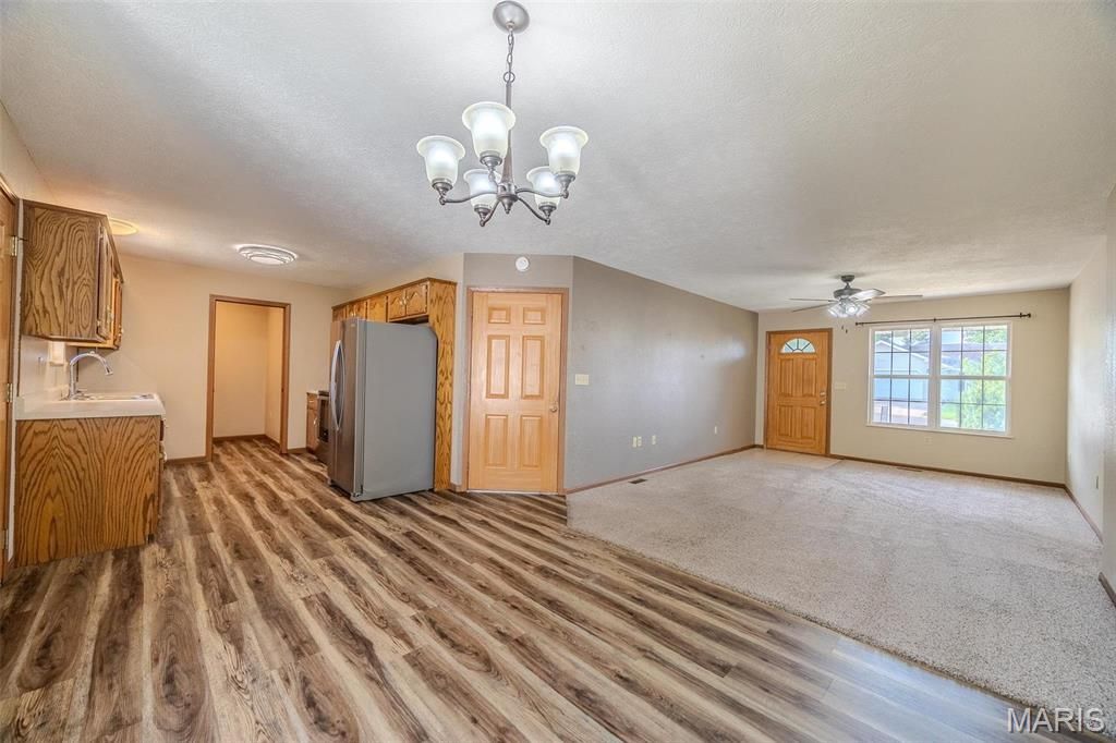 Photo of 1129 Lacy Drive, Lebanon, MO 65536 (MLS # 26020627)