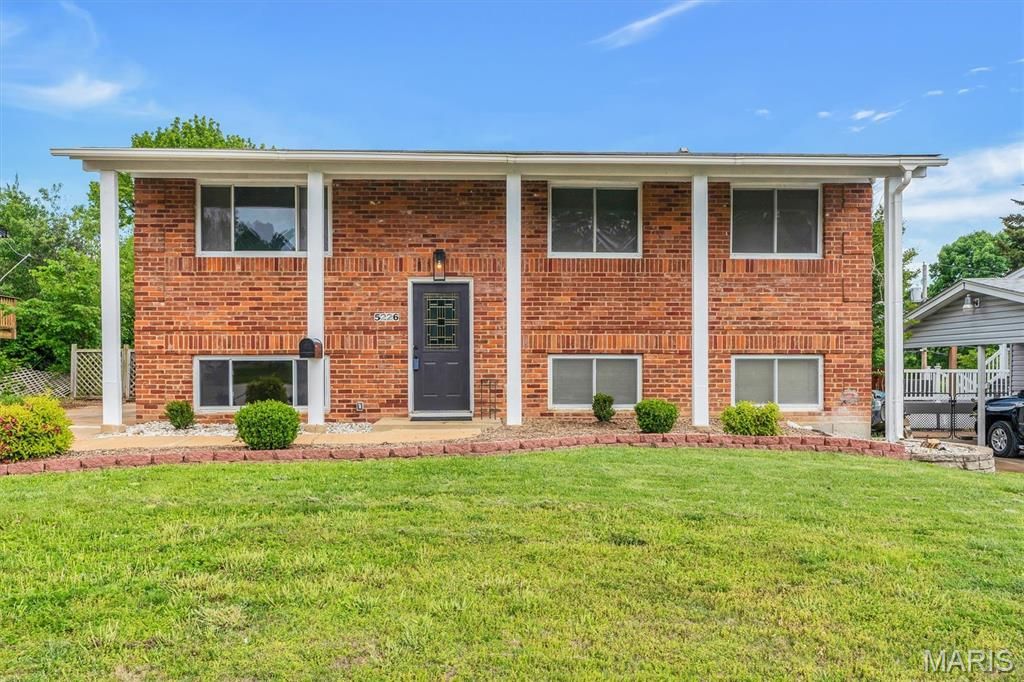 Photo of 5226 Ville Maria Lane, Hazelwood, MO 63042 (MLS # 26021248)