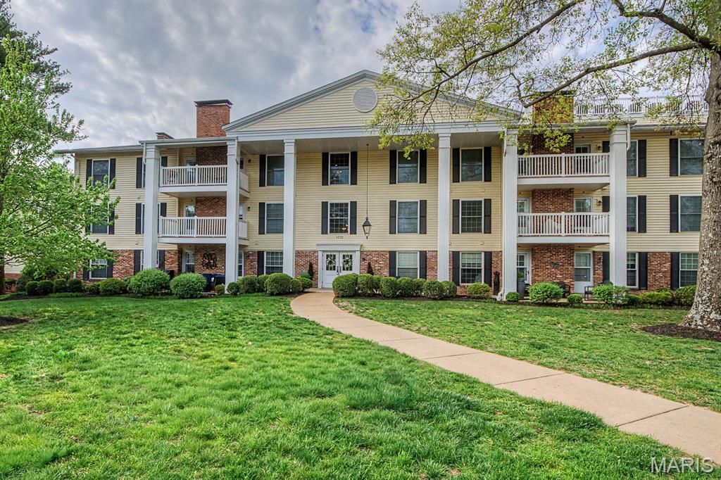 Photo of 1512 Bedford Forge Court #11, Chesterfield, MO 63017 (MLS # 26022043)