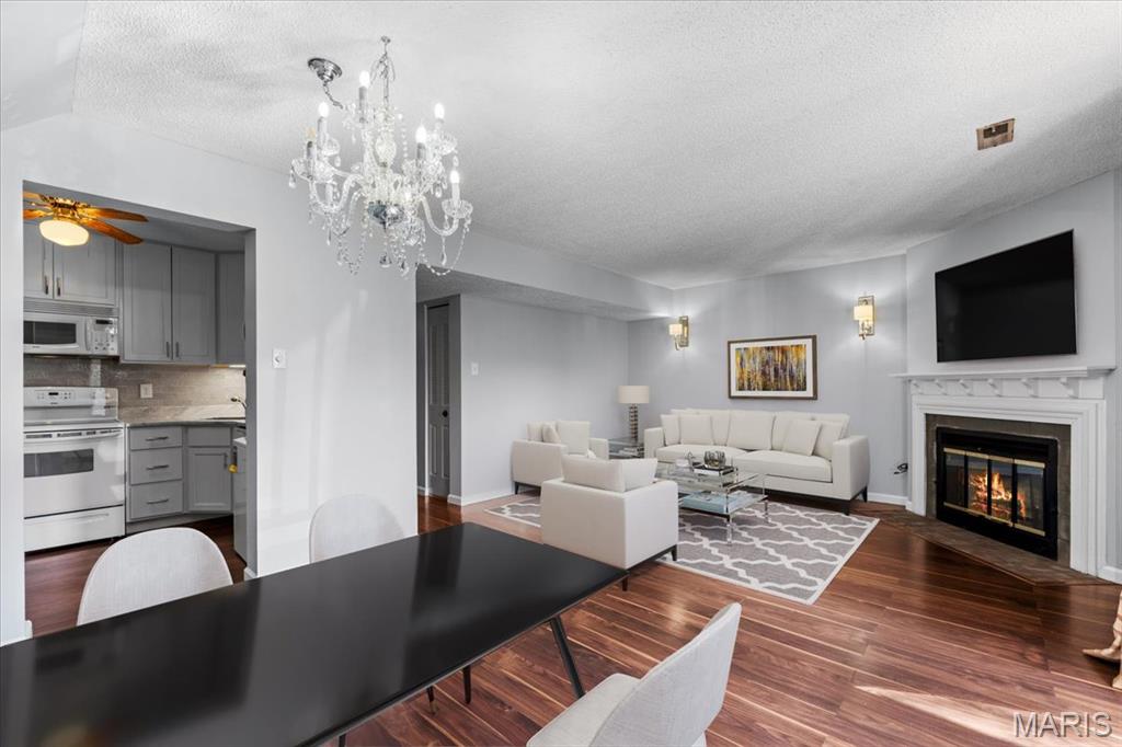 Brentwood Forest Condo - Residential