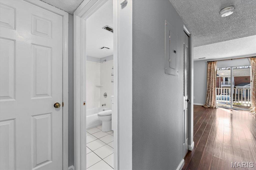 Brentwood Forest Condo - Residential