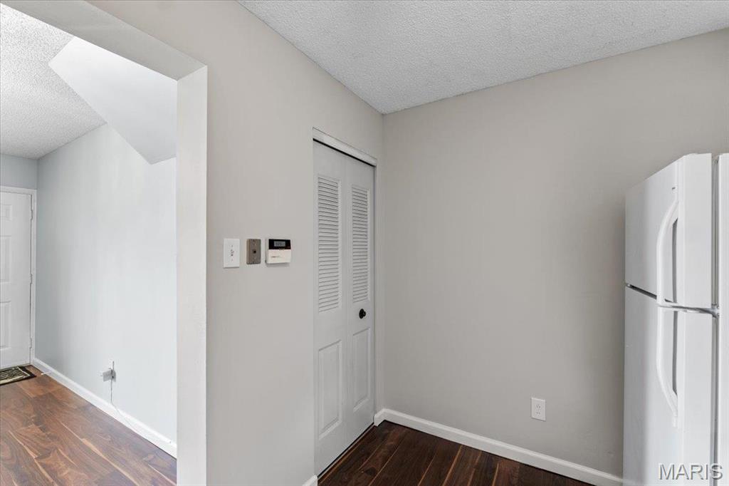 Brentwood Forest Condo - Residential