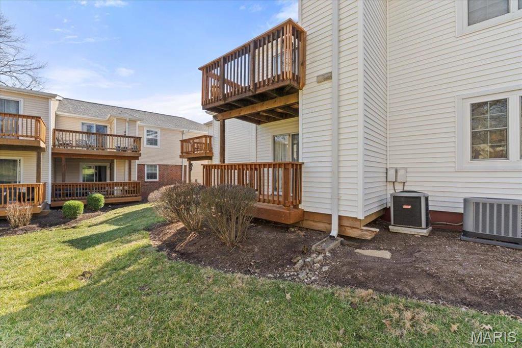 Brentwood Forest Condo - Residential