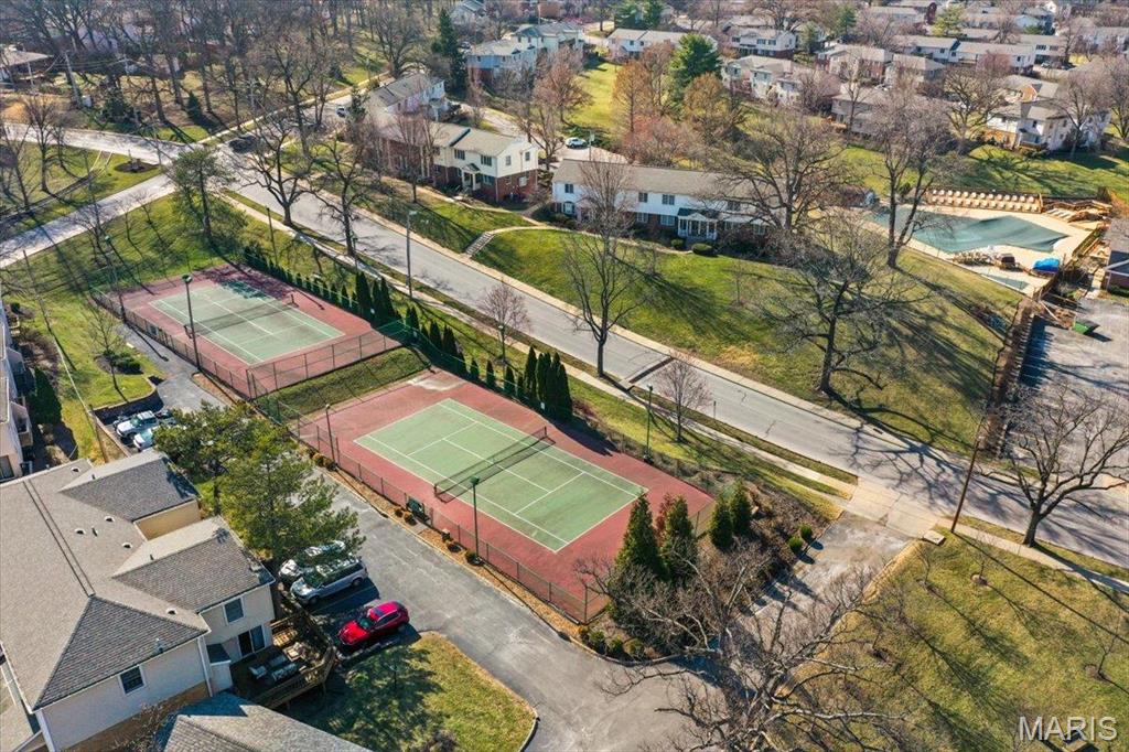 Brentwood Forest Condo - Residential