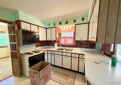 Tiny photo for 9817 Kimker Lane, Sunset Hills, MO 63127 (MLS # 26030621)