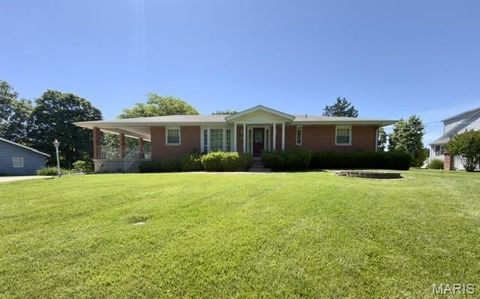 Photo of 9817 Kimker Lane, Sunset Hills, MO 63127 (MLS # 26030621)
