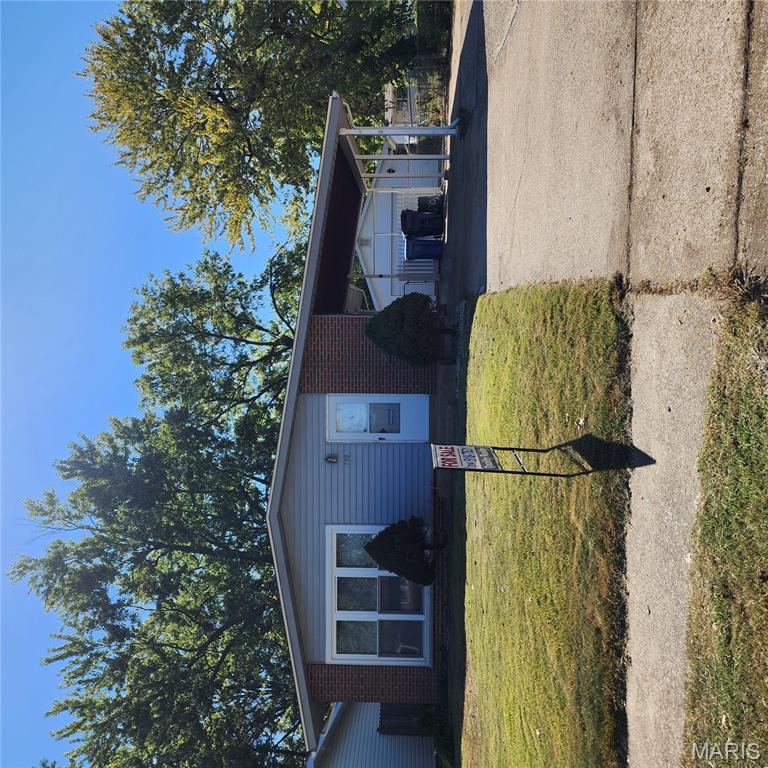 790 Manresa Lane
