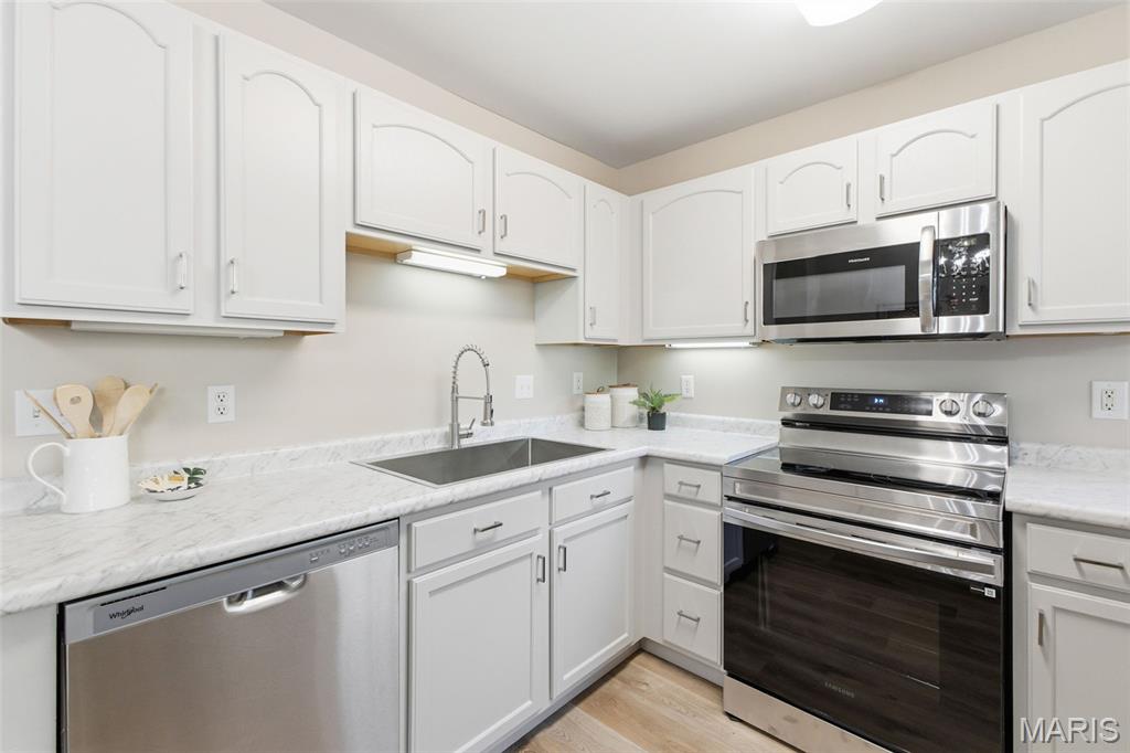 Turnberry Gardens #6 Add To #5 Tnby Place Pt - Residential