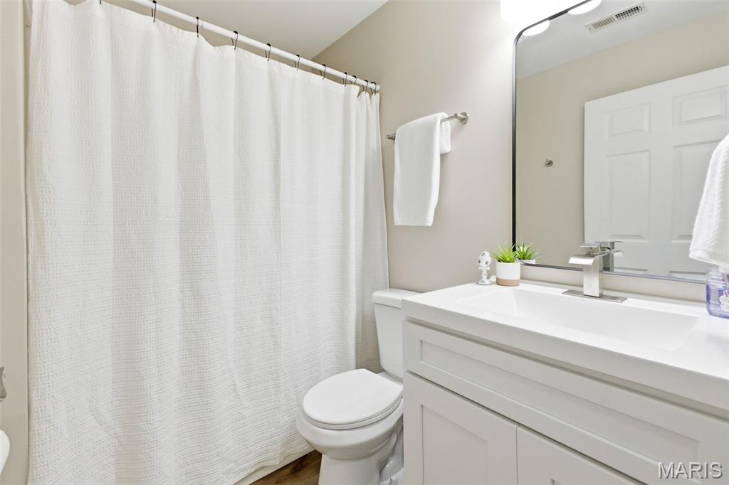 Turnberry Gardens #6 Add To #5 Tnby Place Pt - Residential
