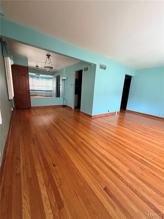 9233 Edna Street