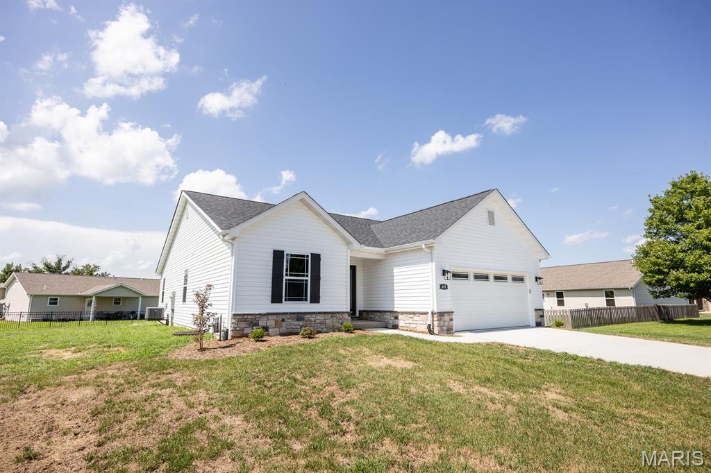 405 Acorn Way