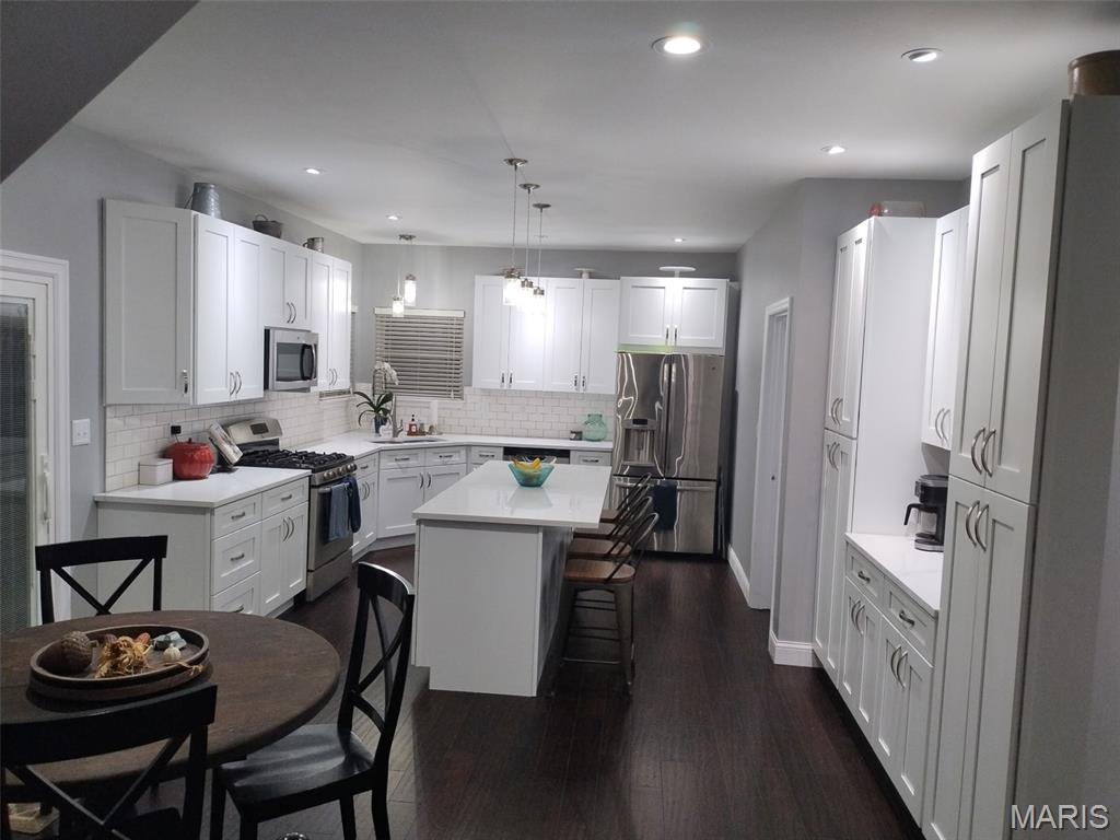 7373 Little Oaks Drive