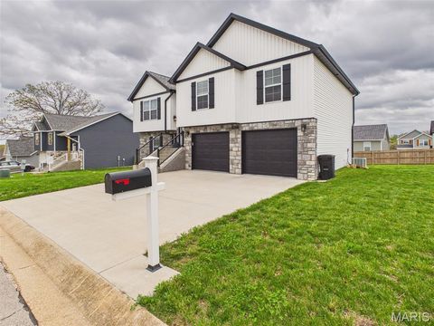 Tiny photo for 197 Majestic, Waynesville, MO 65583 (MLS # 26022277)