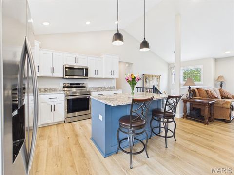 Tiny photo for 197 Majestic, Waynesville, MO 65583 (MLS # 26022277)