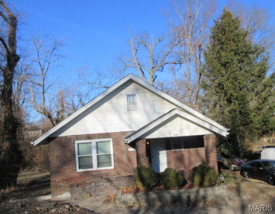 Don't miss this brick 1.5 story home, offering 4 bedrooms, a full basement, deck and off-street covered parking. Ideally located near public transportation, amenities, and major thoroughfares. INTERIOR ACCESS IS NOT AVAILABLE.