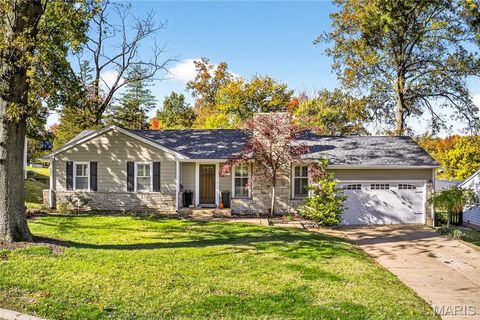 1515 Bridle Road Webster Groves MO 63119
