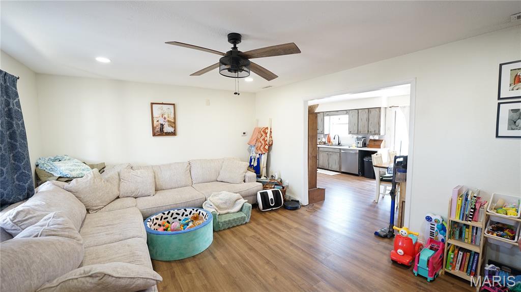 Sycamore Flats-LT 7 BLK 4 - Residential