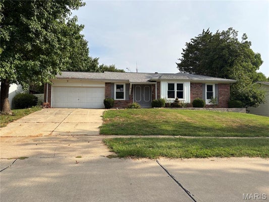 371 PALERMO DR, BALLWIN, MO 63021 - Image 465dc5fe476c8f0693b282919bc3ee2b/2592730085