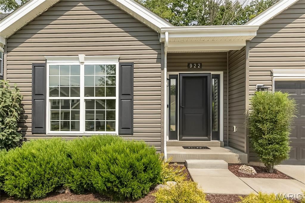 922 Boulder Crest Court