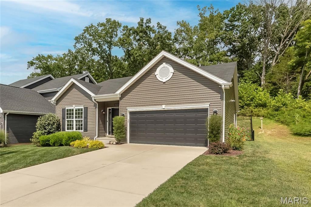 922 Boulder Crest Court