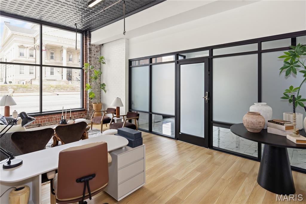 Munsons Sub - Commercial Lease